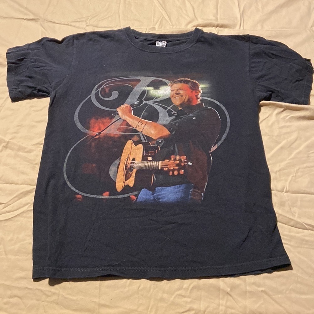 Men’s Blake Shelton 2011 all about tonight concert T-shirt in size medium